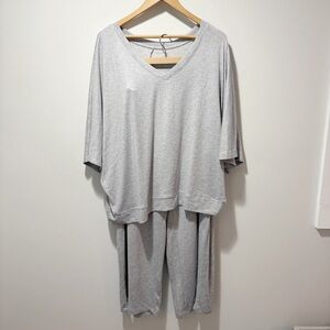 Softies Dream Jersey Relaxed V-Neck with Capri Lounge Set Pajama Set Size 2X 3X